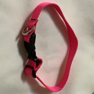 NYLON ADJUSTABLE DOG COLLAR. @ 3/4 INCH WIDE AND @ 15 INCH LONG, CAN ADJUST DOWN